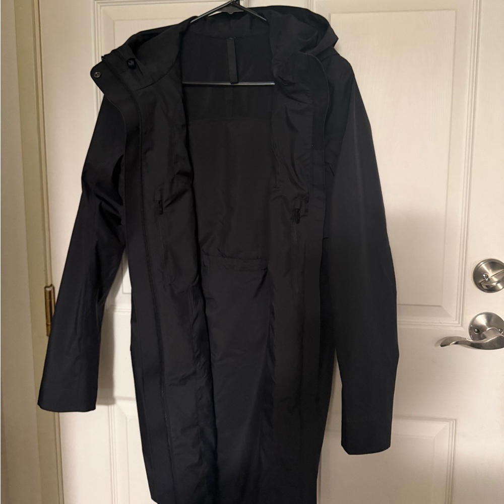 lululemon athletica Women's Black Hooded Raincoat